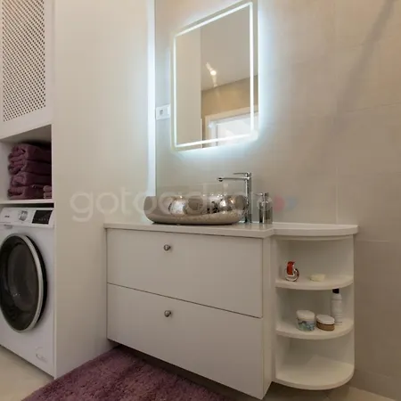 Smaragd - Saphir - Luxury With Shared Pool Apartment