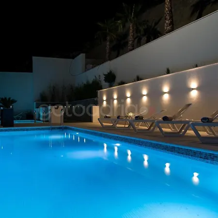 Smaragd - Saphir - Luxury With Shared Pool * Макарска