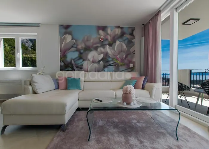 Apartamento Smaragd - Saphir - Luxury With Shared Pool Makarska