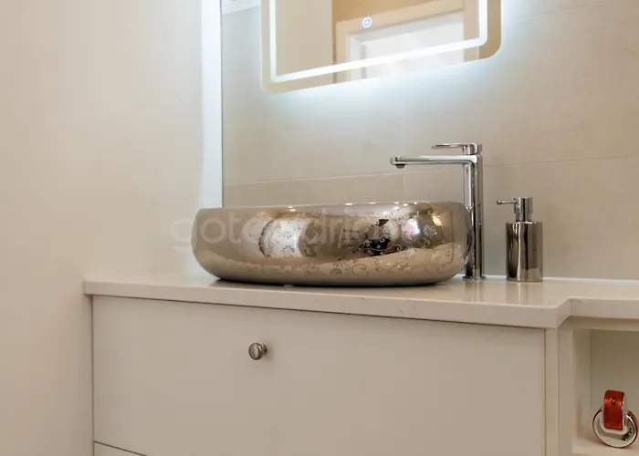 Smaragd - Saphir - Luxury With Shared Pool *